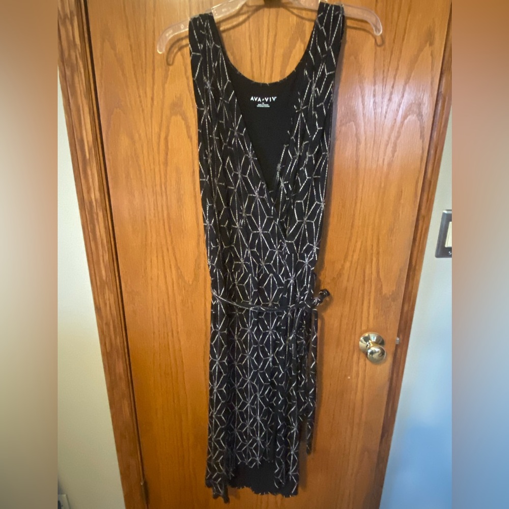Ava & Viv midi black and white dress. Plus size 2X.